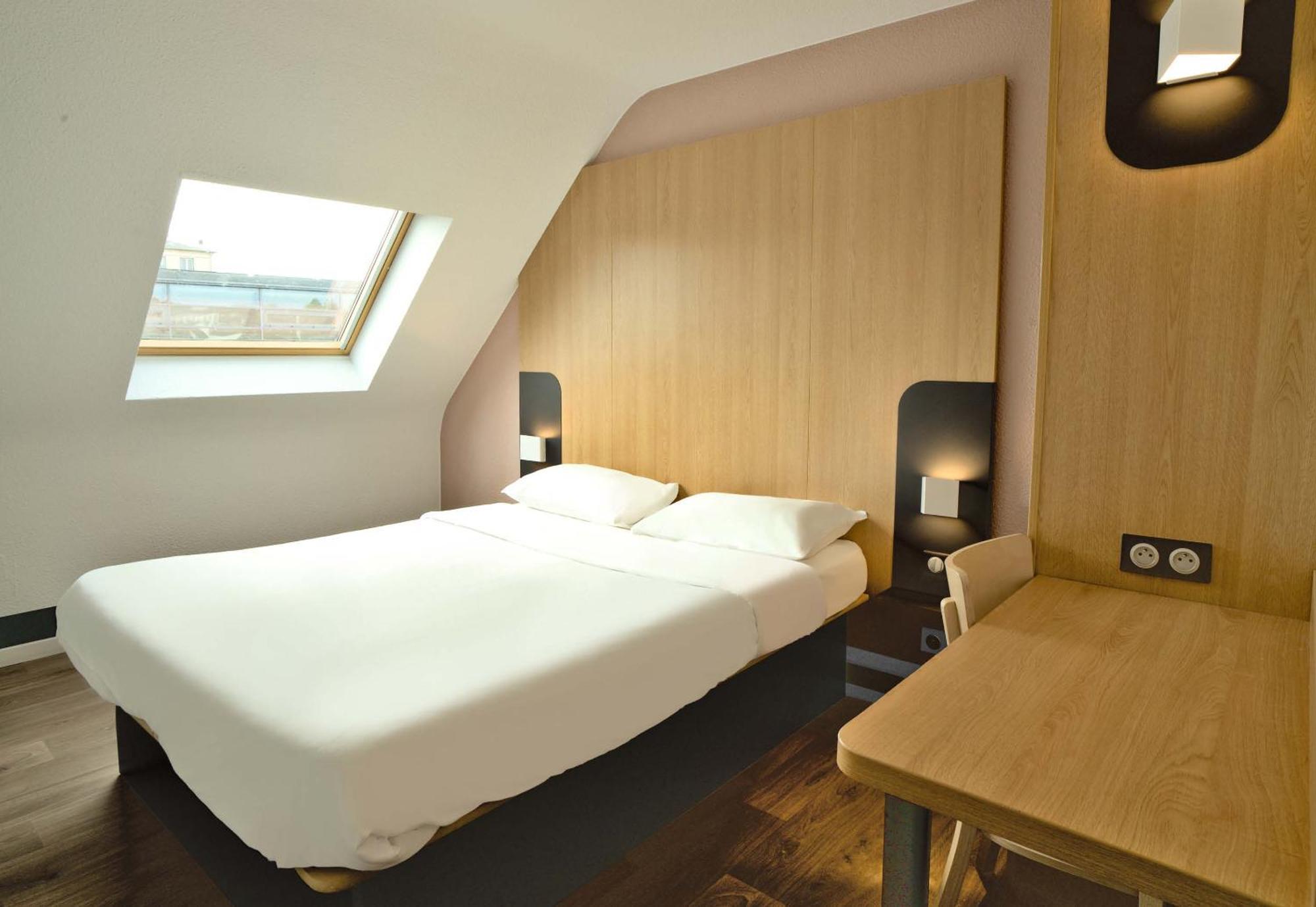 B&B Hotel Dreux Centre Exteriör bild
