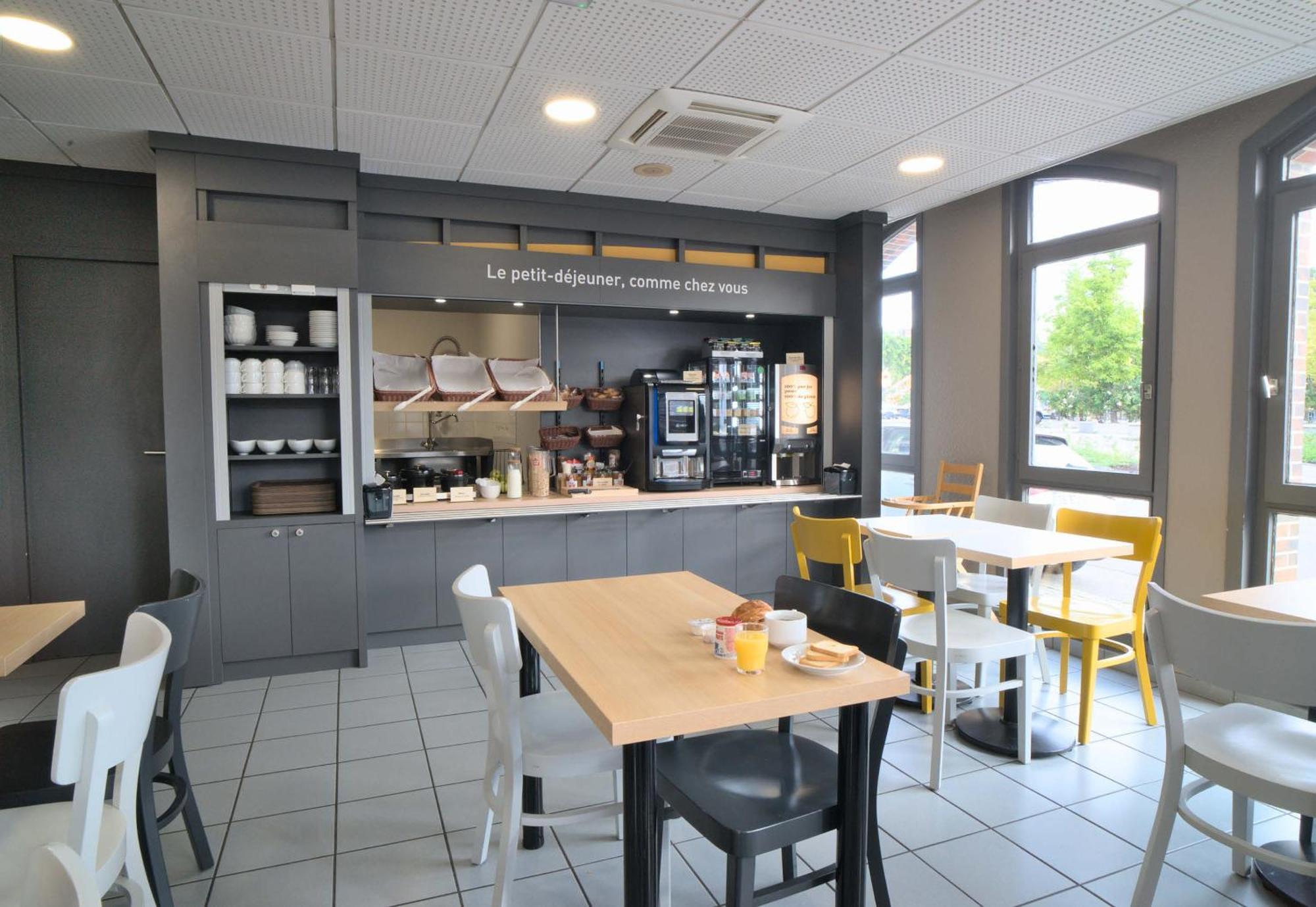 B&B Hotel Dreux Centre Exteriör bild